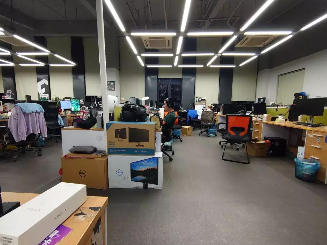 2699元的索尼手机,索尼5999元相机