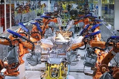 易家要闻——12月3日：马云怒怼雷军：风过去了，摔死的都是猪