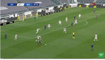 曼联1:4沃特福德c罗单膝跪地,c罗单膝跪地沃特福德视频