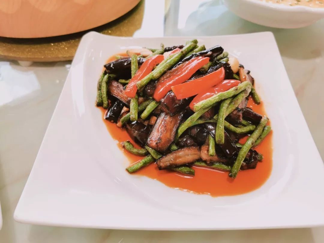 众多美味等你来吃，还等什么！仅88元抢贵阳潮汇利源海鲜酒楼套餐