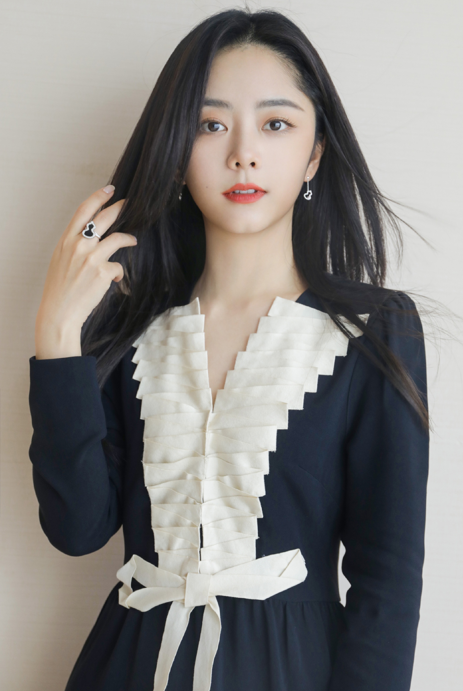 谭松韵刘昊然好看,谭松韵酷飒造型