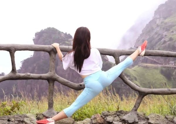 很多减肥的人喜欢练一字马，练习一字马的好处和坏处是什么？