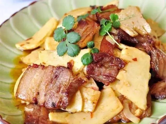 春天来点鲜美的春笋营养又好吃,春笋这样吃不涩不麻鲜脆可口