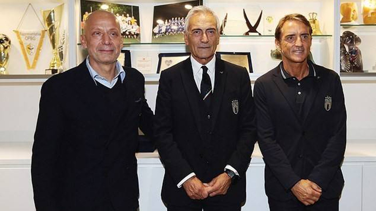 痊愈！前世界足球先生化疗17个月战胜癌症，感慨：终于长出头发了