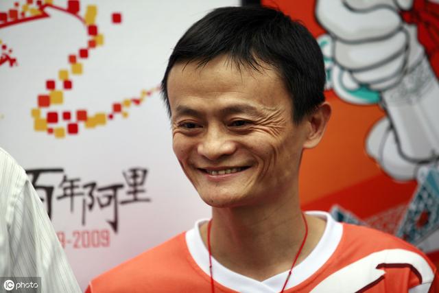 聚青社，什么是“私域流量”和“公域流量”?