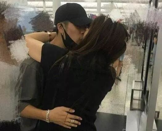 贝克汉姆可以学学黄磊，父爱不用嘴对嘴的亲吻来表达