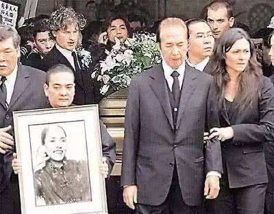 赌王最美千金自曝择偶条件低,赌王大太太及子女年轻时照片