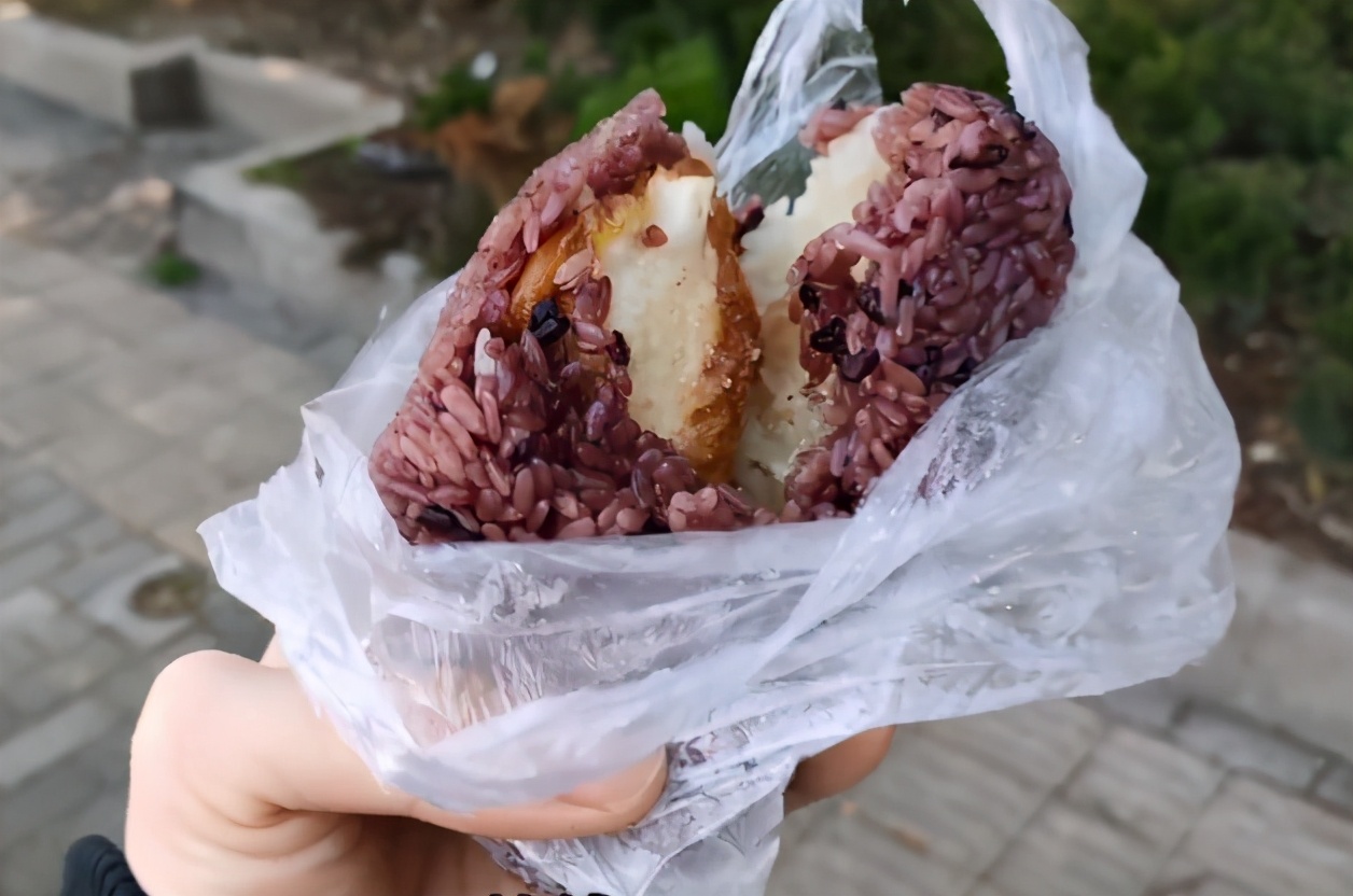 摆摊卖男女老少都爱吃的特点小吃,摆摊卖自制手工小吃