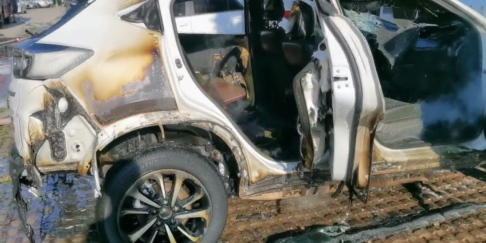 最近电动汽车充电引起火灾事故,电动汽车充电着火事件