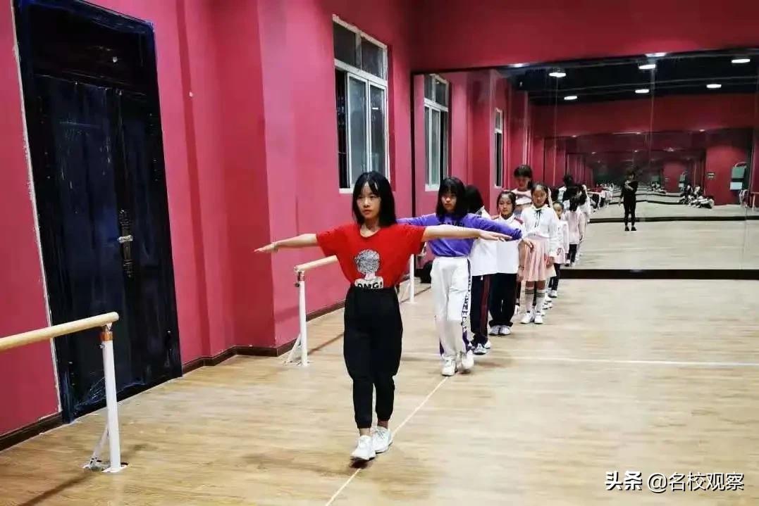 金牛、郫都、新都“三校儿童短兵友谊对抗赛”，成川外学子获佳绩