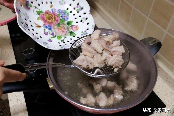 羊肉这样做特别香,冬天这样做羊肉特别解馋还有营养