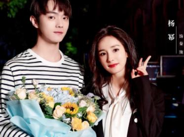 许凯新剧路透照曝光二人甜蜜,许凯新剧身份