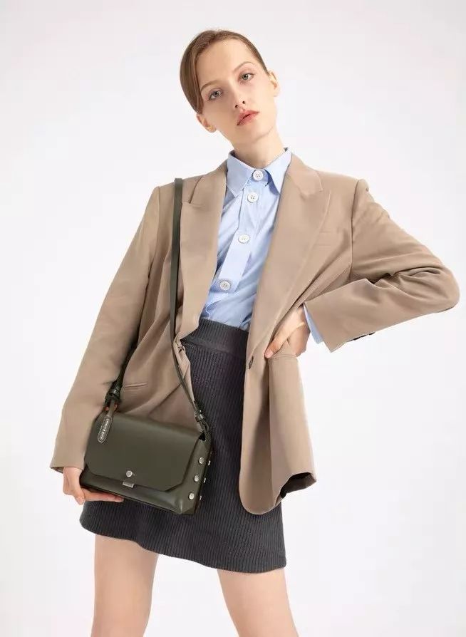 小ck最新款包多少钱,小ck性价比最高的包包