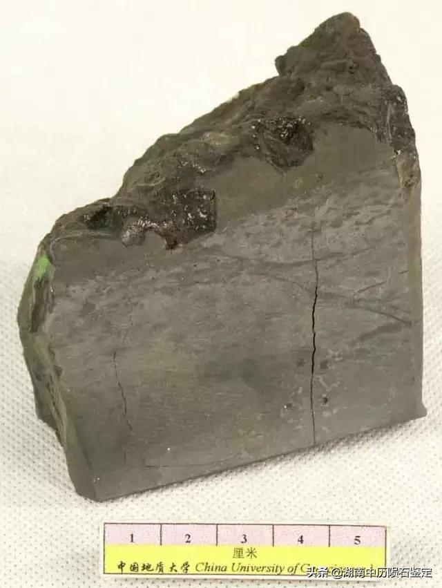 月球陨石与地球矿石的区别,月球陨石和矿石有什么区别