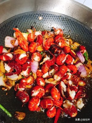 小龙虾最简单的做法去头的小龙虾,六种小龙虾哪种做法最好吃