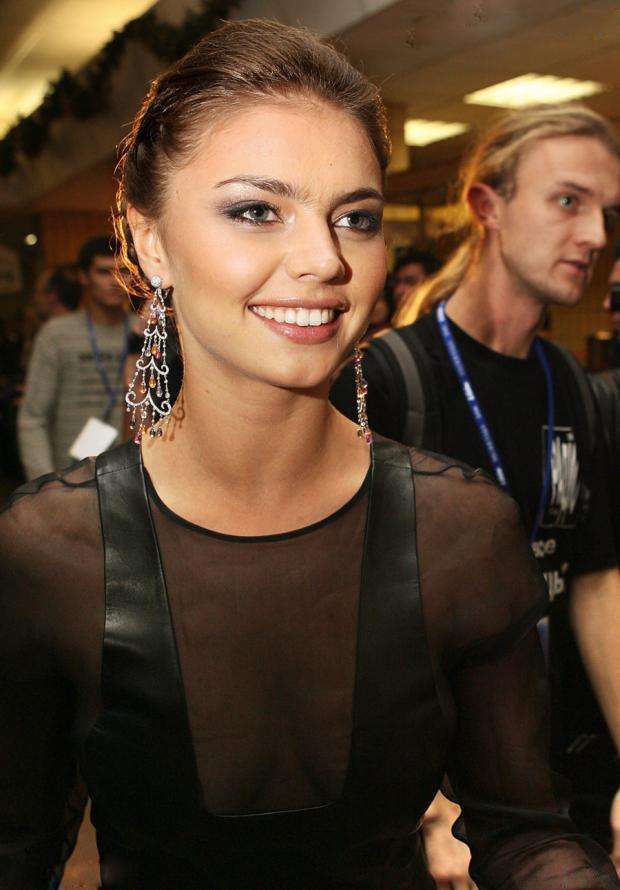 俄罗斯体操女皇至今未婚,俄罗斯体操女王卡巴耶娃和普京