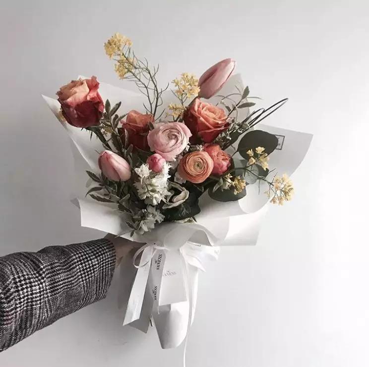 开花店是什么体验？好多人都回这两个字