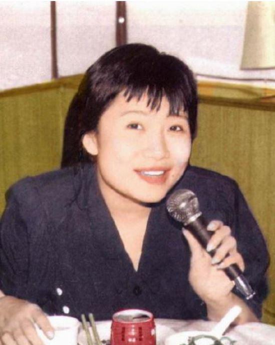 歌手李娜多少岁上五台山当尼姑了,李娜为什么去当尼姑