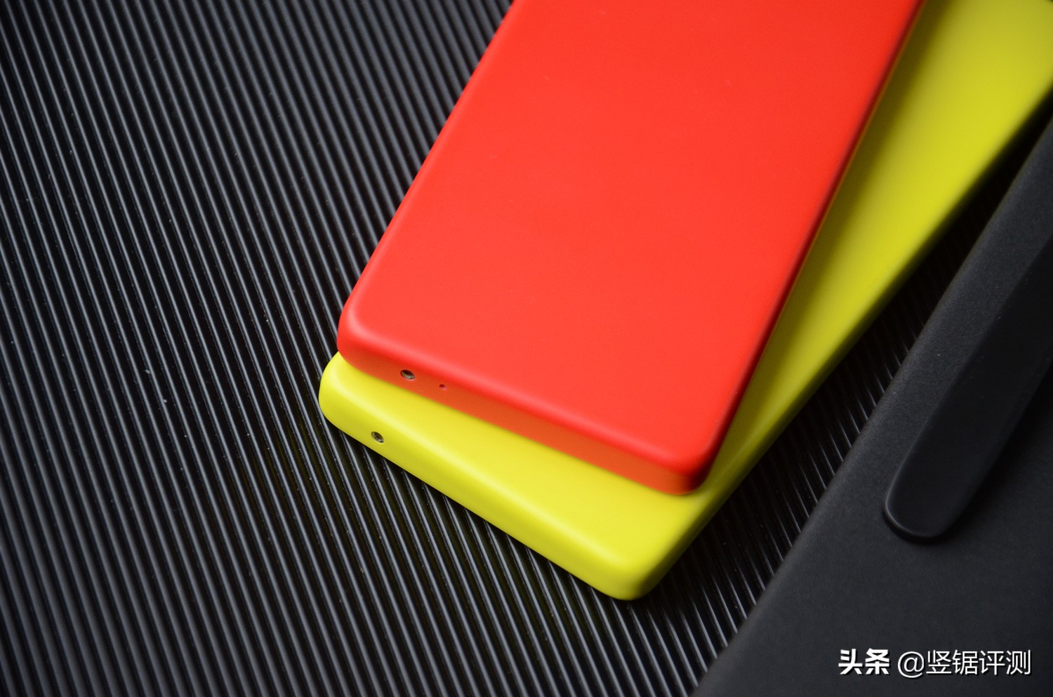 小米生态链智能功能机开箱,小米生态链功能机视频