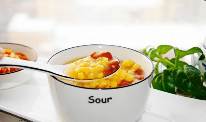 晚饭不知道吃啥清淡点,软糯香滑的大碴子粥