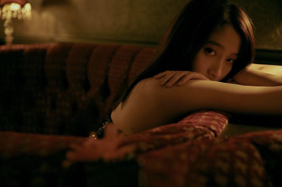 关晓彤晒甜美自拍极光之恋,关晓彤晒男友视觉美照