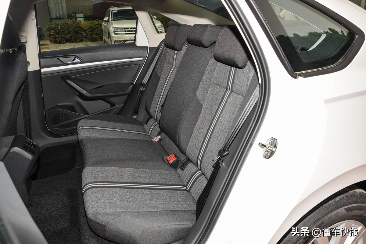 15款朗逸1.6二手车对比2017款福睿斯,福特福睿斯和大众朗逸谁的价格高