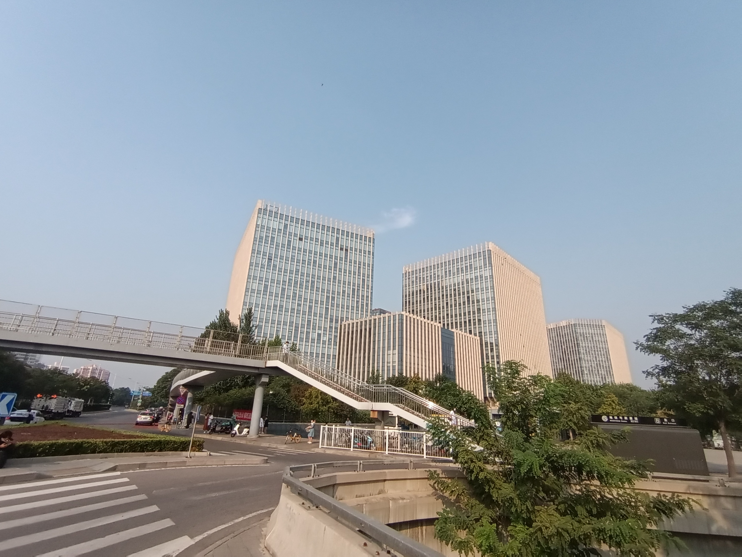 华为畅享20plus和光荣30哪个好,华为畅享20e和光荣play5t对比