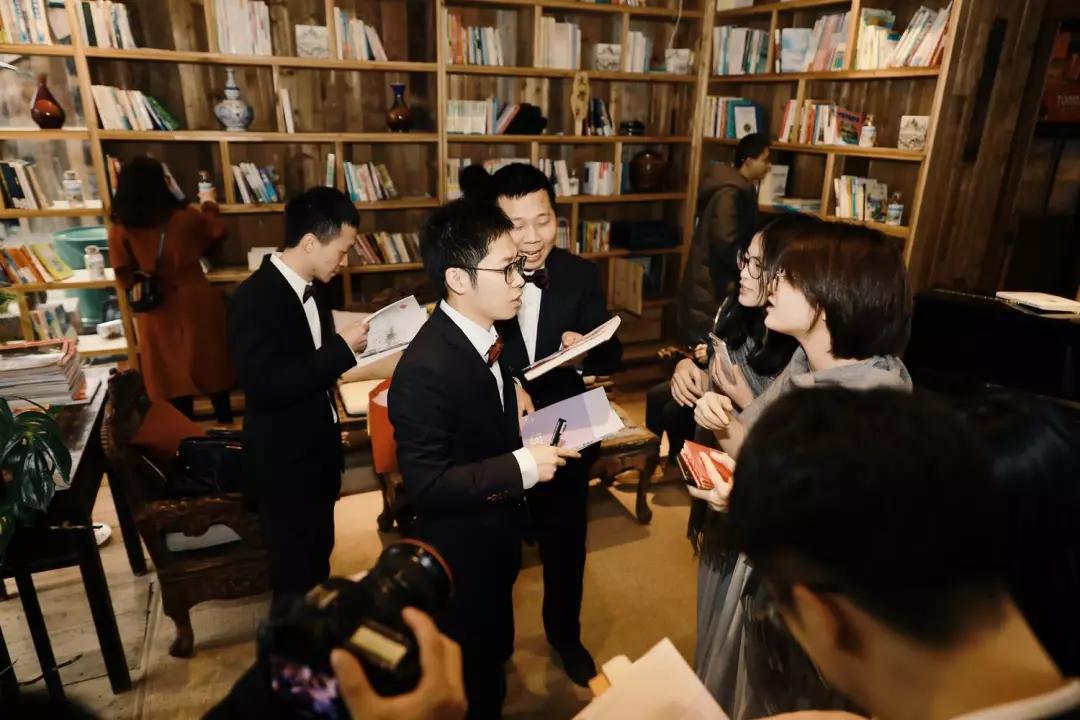 「快资讯」后浪们，到底还能把婚礼玩出什么“花”？