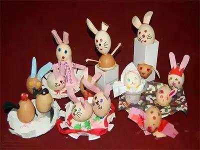 鸡蛋壳托盘手工作品创意,鸡蛋壳手工制作创意粘贴墙面画