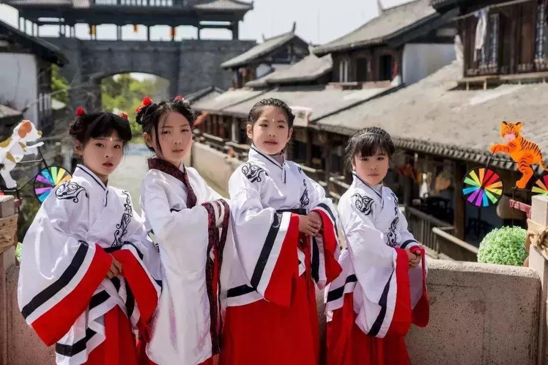 下雨天象山影视城,下雨优惠活动