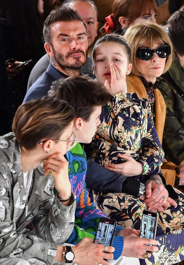 贝克汉姆小七走路霸气,贝克汉姆小七大变化