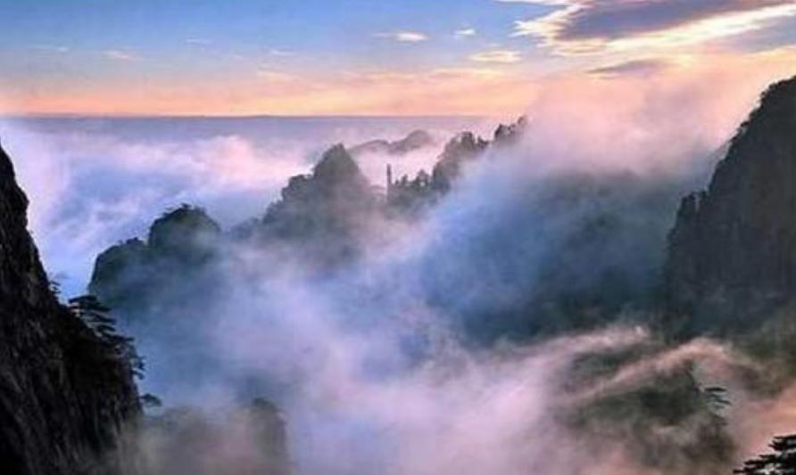 日照香炉生紫烟描述的是什么,日照香炉生紫烟古诗解读