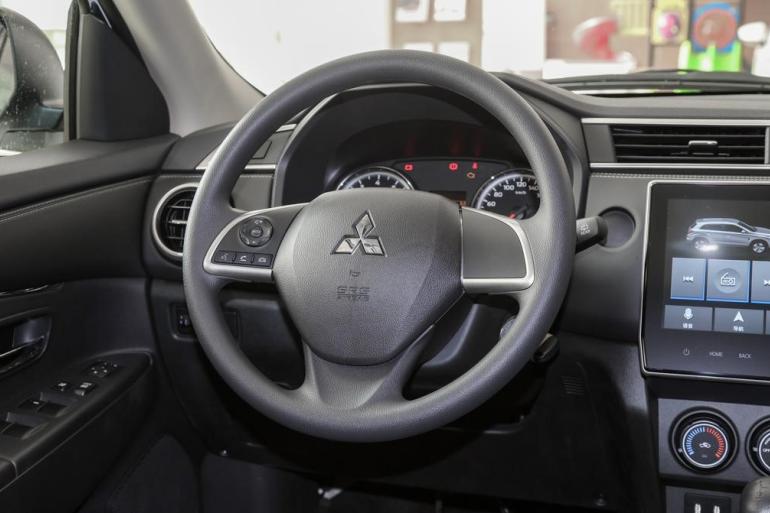 三菱劲炫手动挡1.6l新车多少钱,17年二手劲炫1.6l手动挡