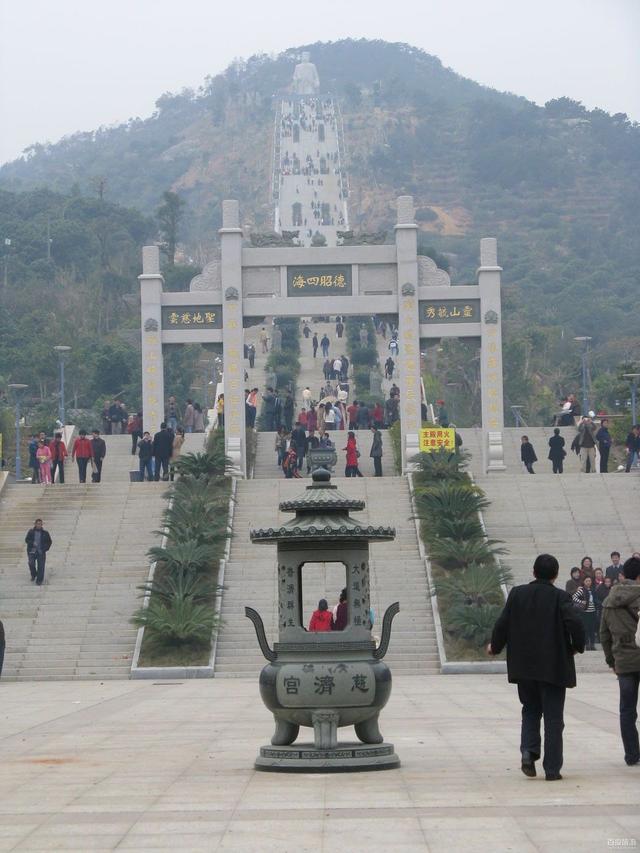 厦门旅游必去十大景点推荐自由行,去厦门旅游必去的十个景点自由行