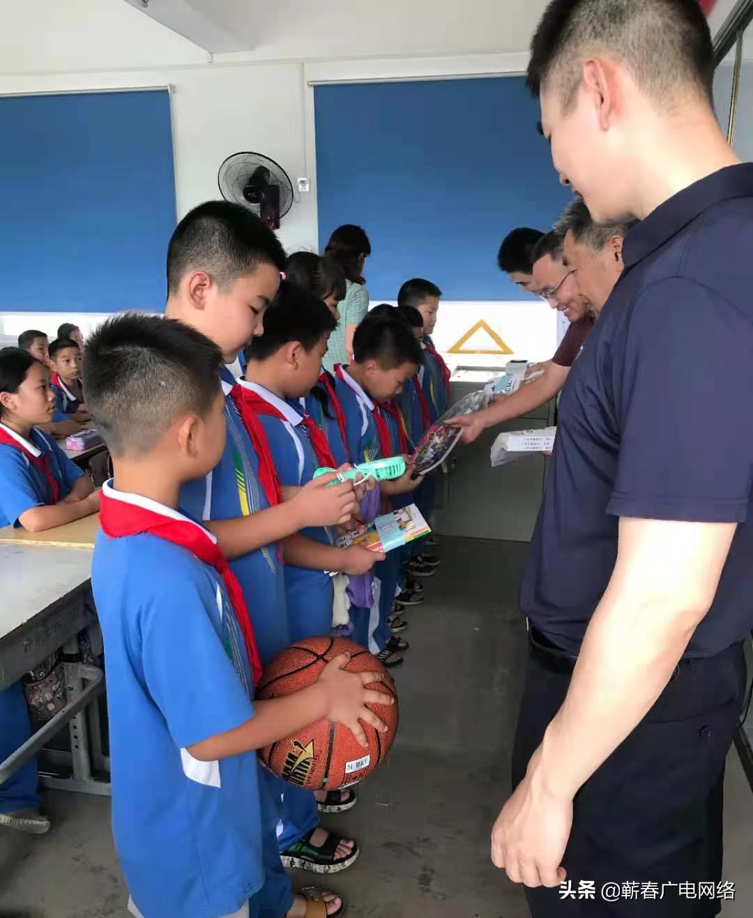 实验小学童心向党直播,大悟县实验小学童心向党活动