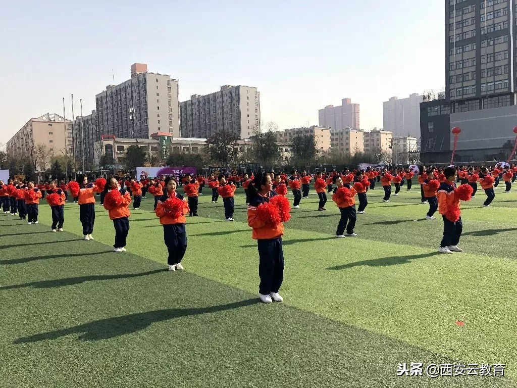 全国校园足球啦啦操展演活动,陕西奥林匹克花园学校啦啦操