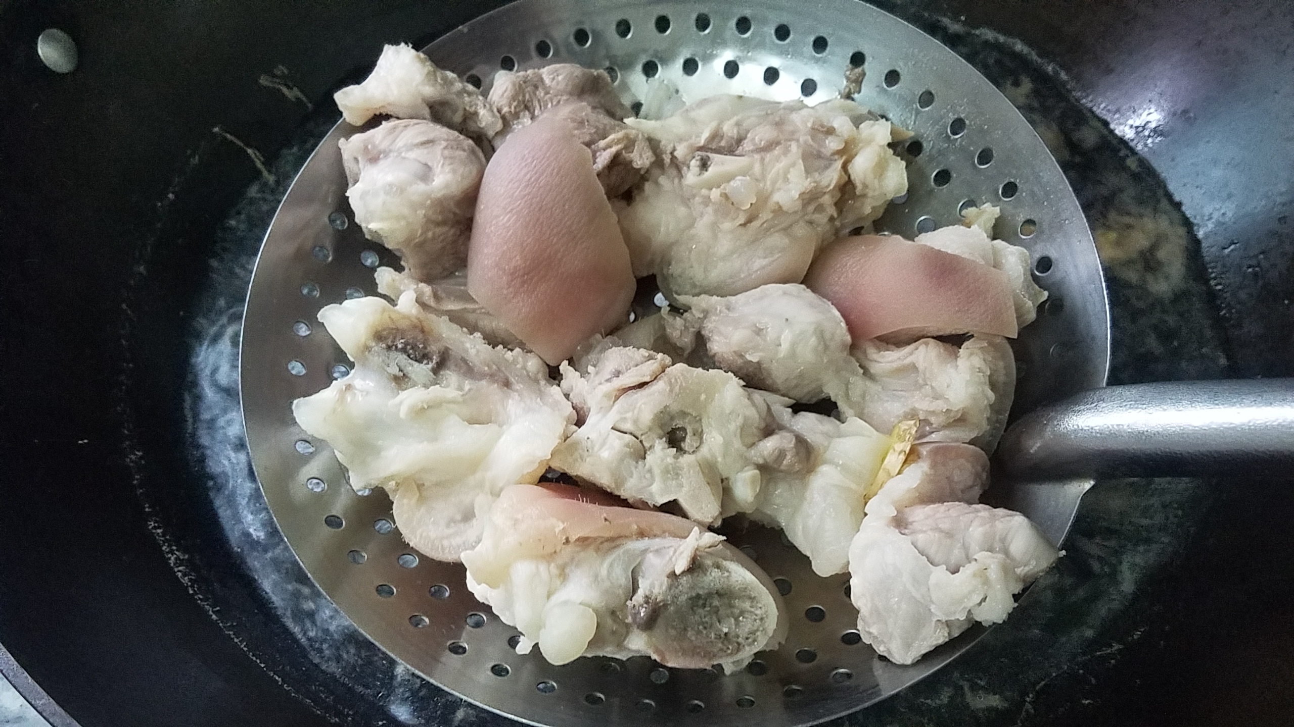 猪脚炖黄豆的做法老东北美食,猪脚黄豆炖竹笋广东