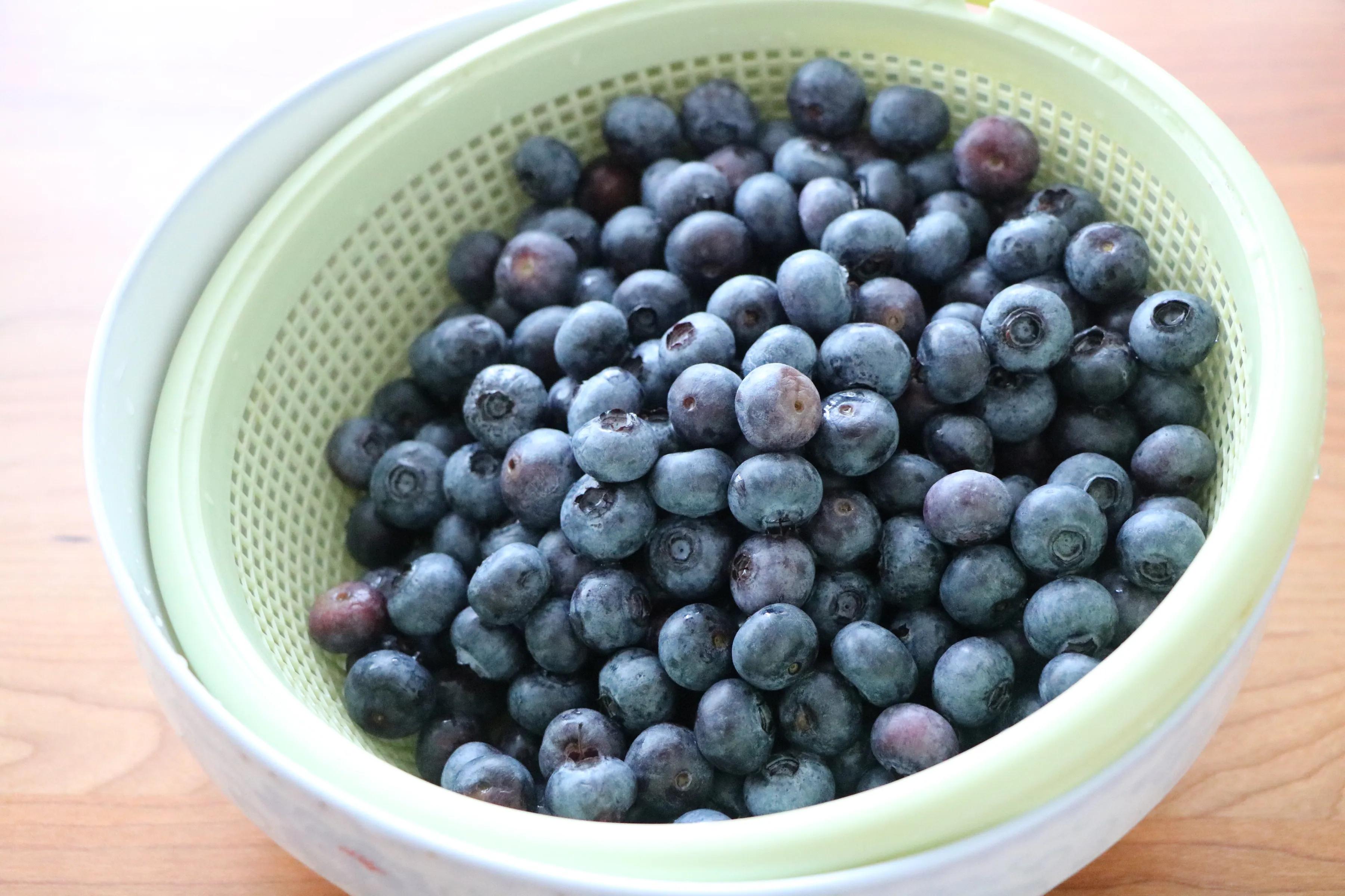 蓝莓果酱搭配吐司吃法,蓝莓果酱怎么做面包