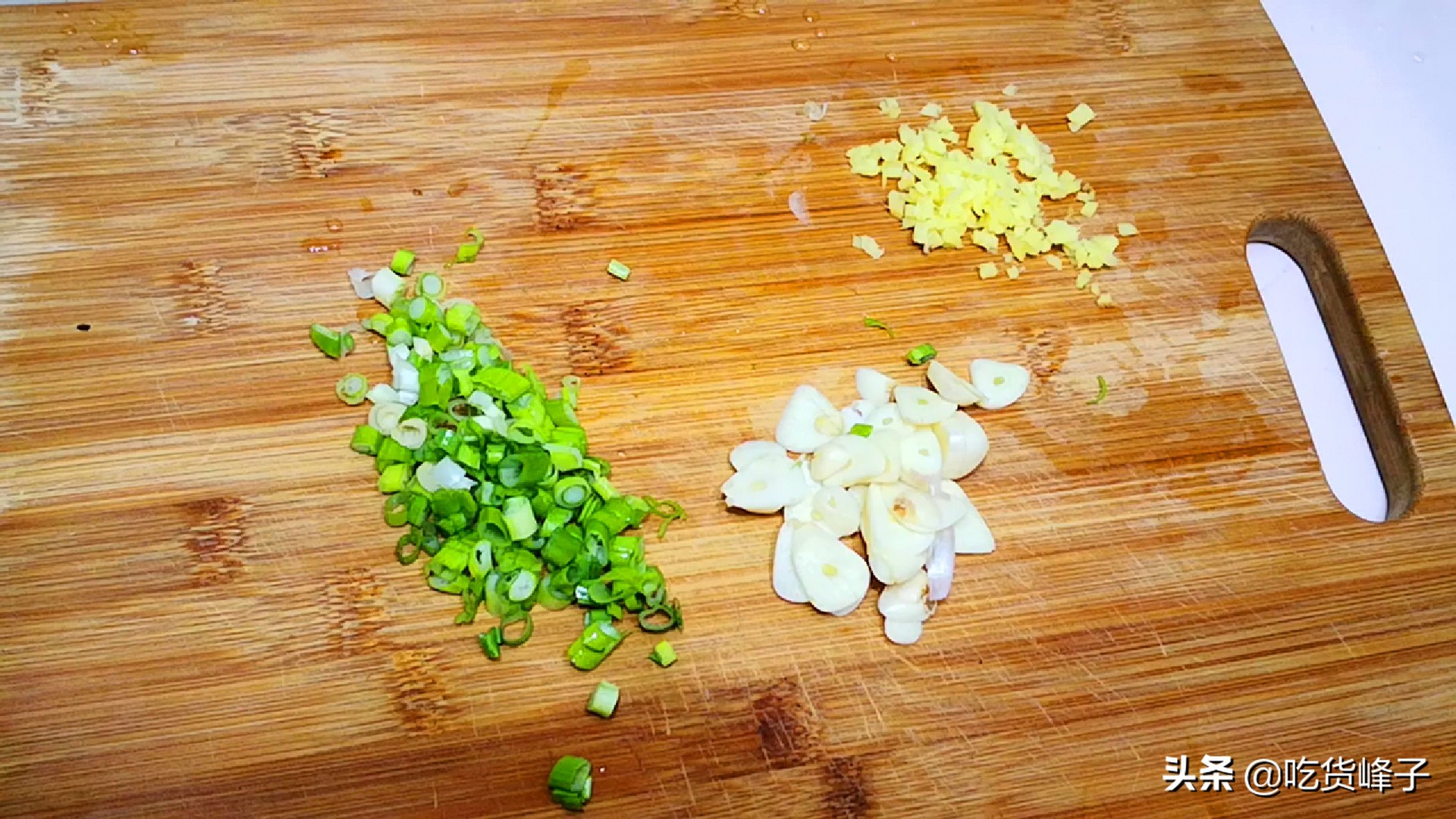 炖鱼出白汤的关键加凉水还是热水,炖鱼时汤加少了再加热水还是凉水