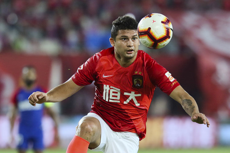 中国男足艾克森梅开二度,国脚艾克森近况