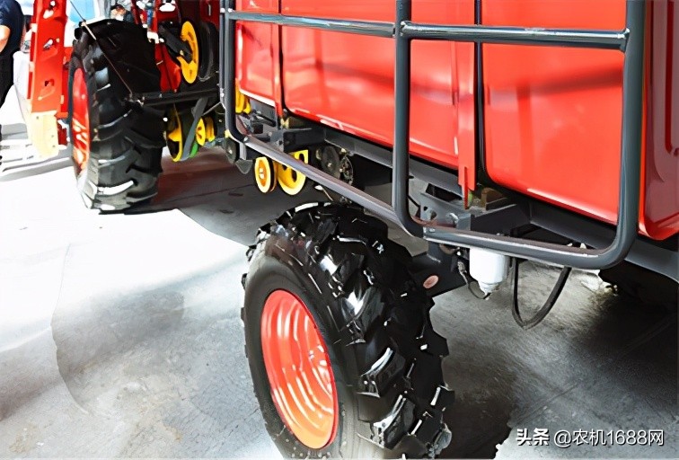 中联收获花生机22款和23款的区别,中联花生收获机2023款新型多少钱