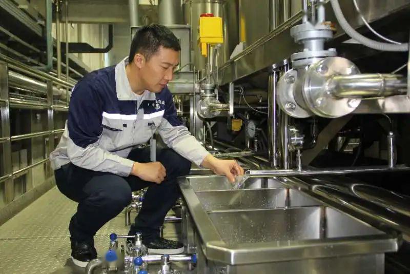 黑龙江老村长酒业有限公司董事长,黑龙江老村长酒业公司年销售额