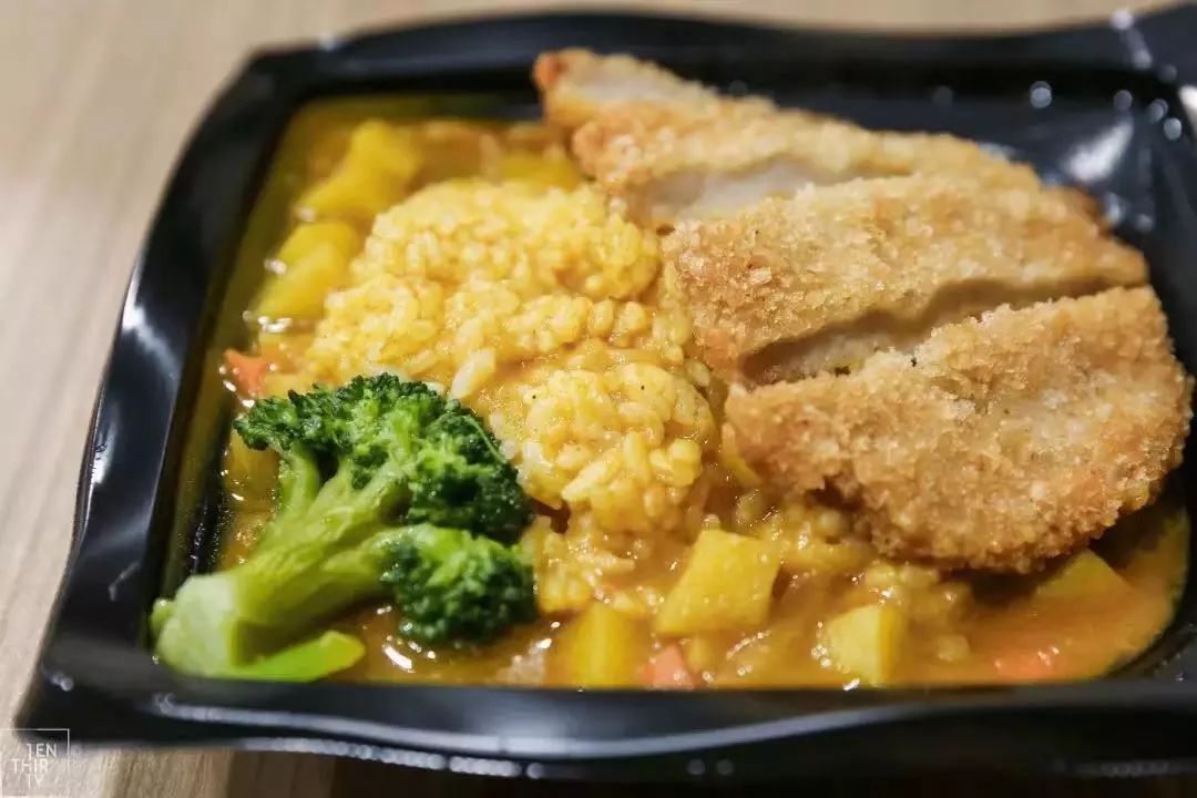 罗森/711两大便利店，谁才是大学生的终极之选？—以武汉财大为例