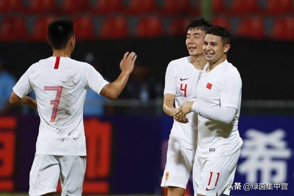 胜利面前，纹身不是事！黄健翔：国脚遮挡纹身只会影响发挥