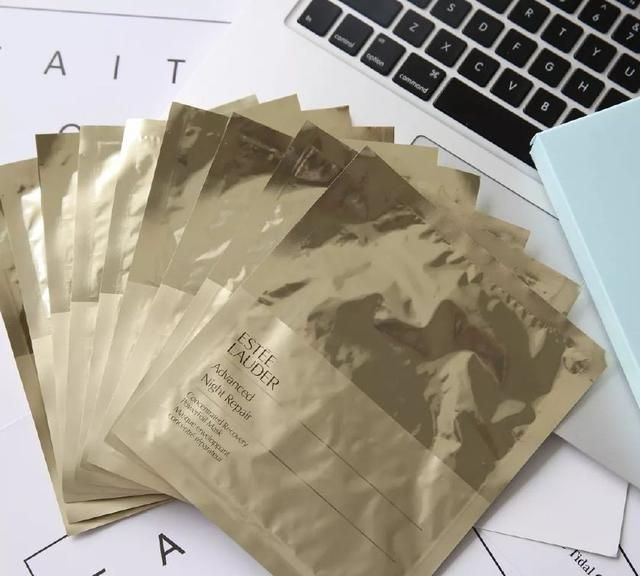 冬天需要一款超强补水面膜,一年四季都在做补水的女人