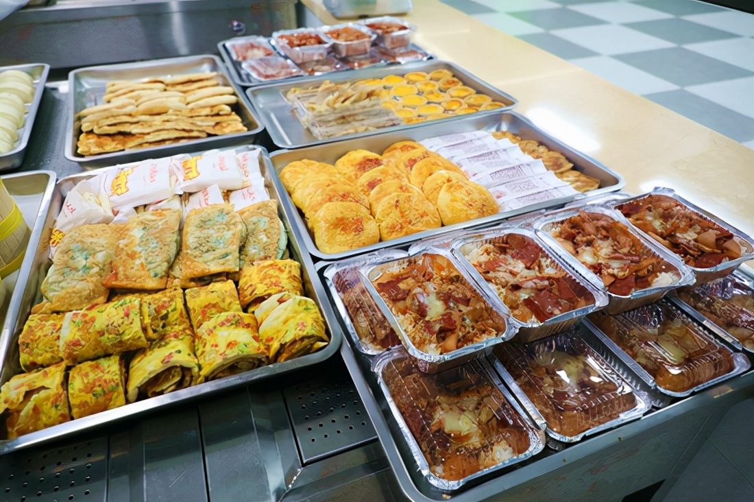 济南济钢高级中学兴隆校区食堂,济南济钢高级中学的食堂