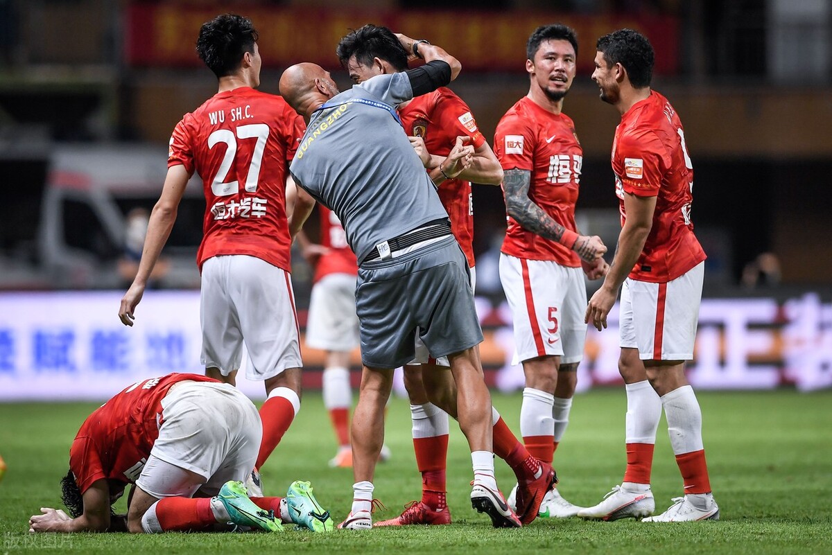 恒大鲸落万物生,恒大足球最新回忆