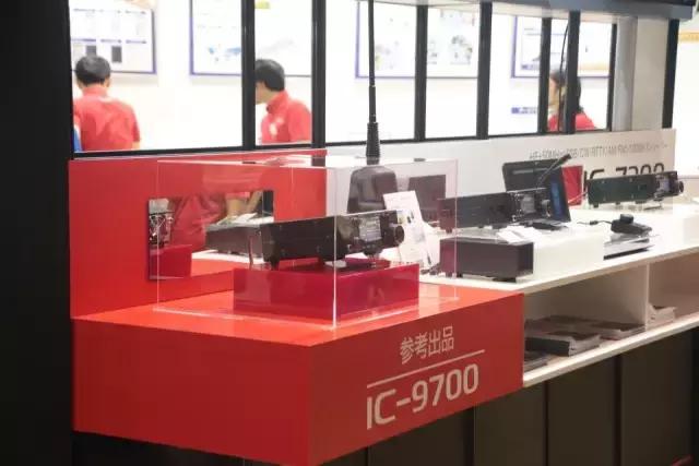 多款收发信机回忆，SDR、QRP和传统桌面电台争奇斗艳