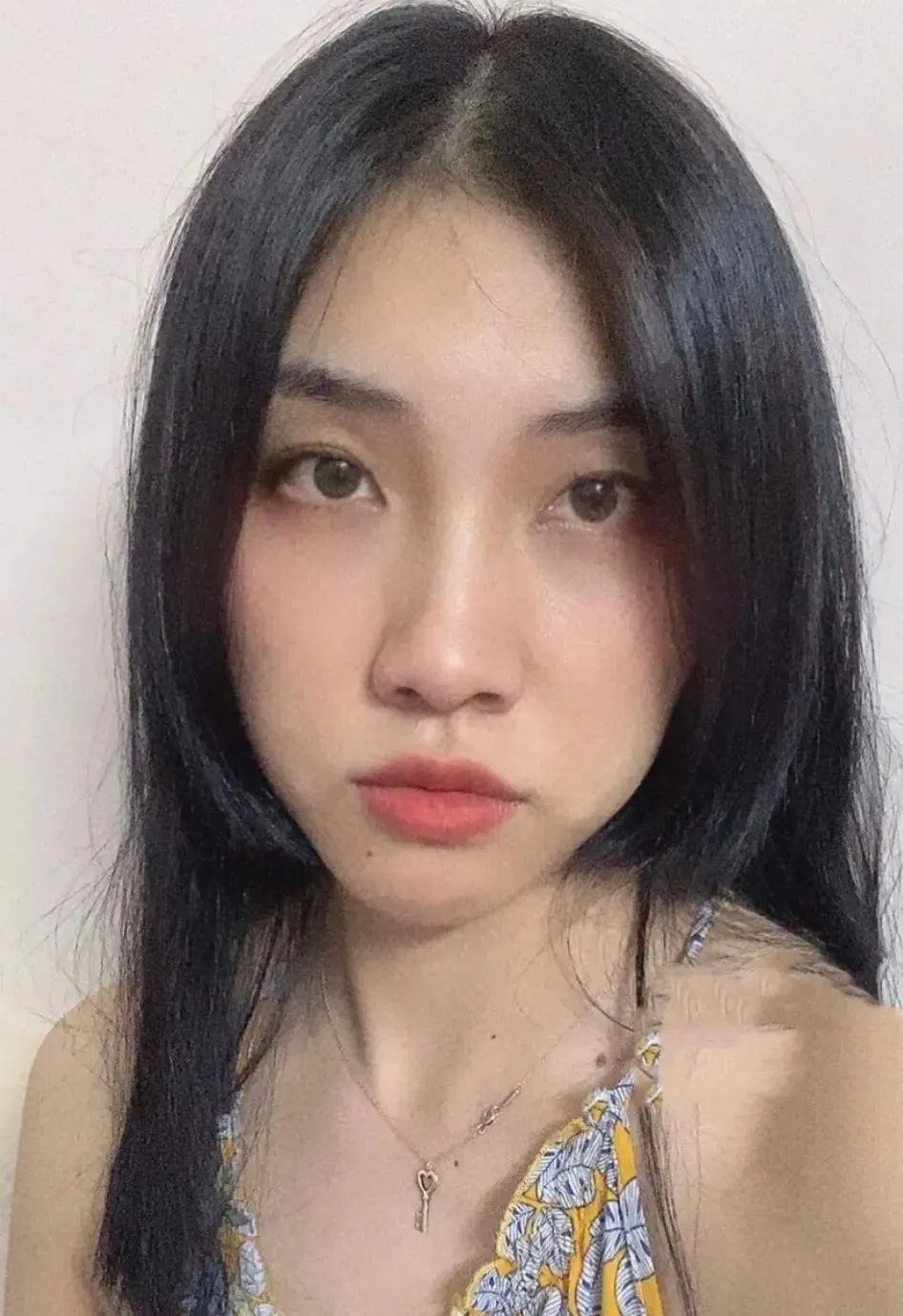 哪一款刘海好看适合所有脸型,减龄发型适合所有脸型有刘海