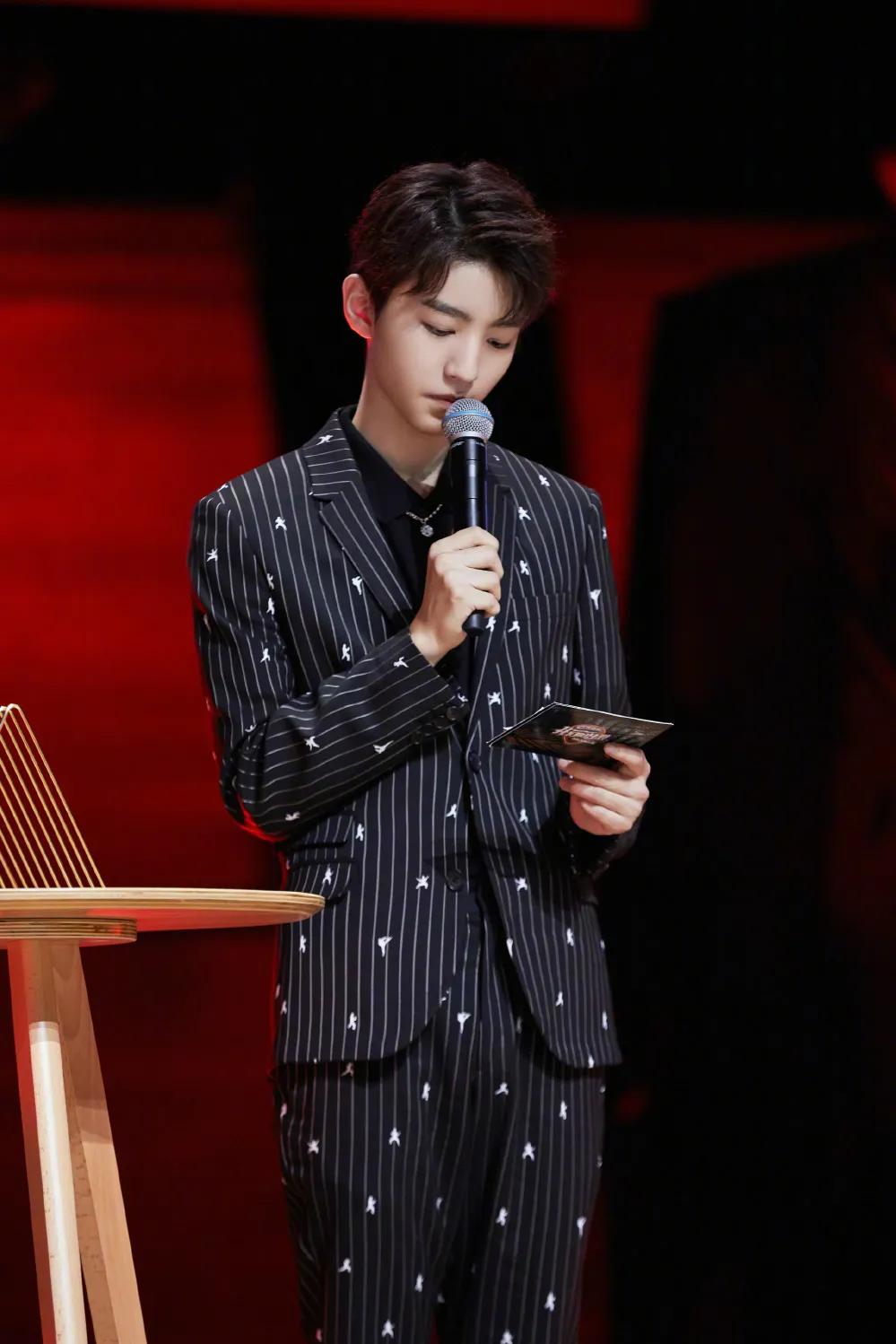 80年代复古港风男星,夏季穿搭最好看的男明星